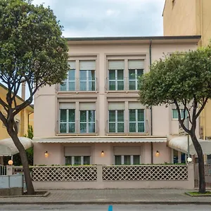 https://hotel-sirena-lido-di-camaiore.it-tuscanyhotel.com